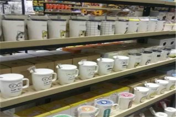 生活無(wú)憂10元店加盟