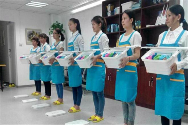 懶人家政加盟