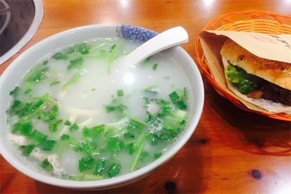 小牧瑤羊肉湯加盟