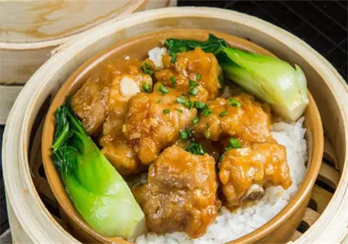 煲小福特色煲仔飯