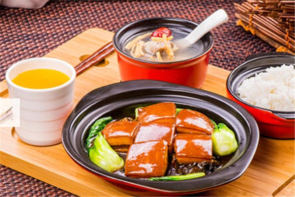 德誠(chéng)農(nóng)家煲仔飯加盟