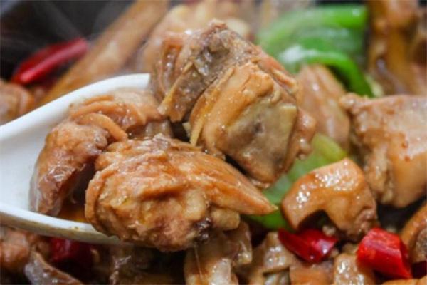 彭德凱黃燜雞飯