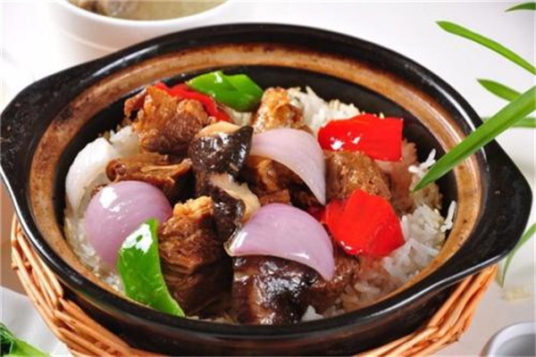 私廚金牌煲仔飯加盟