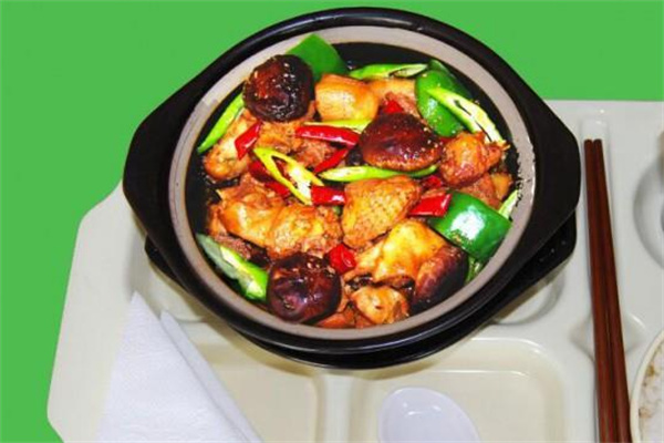 彭德凱黃燜雞飯