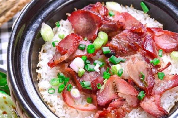 楊記煲仔飯加盟