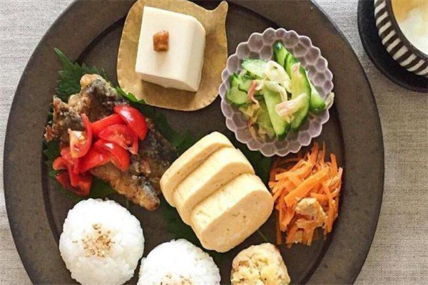 定食8日式定食加盟