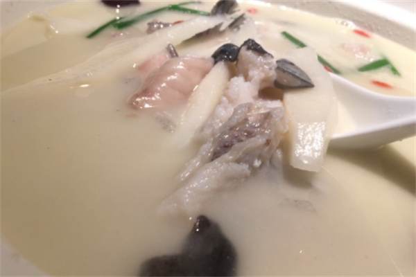 老阿爸燉魚湯