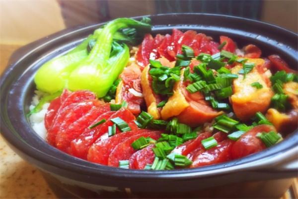 鴻坤煎肉煲仔飯店加盟