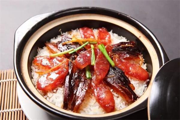 鴻坤煎肉煲仔飯店加盟