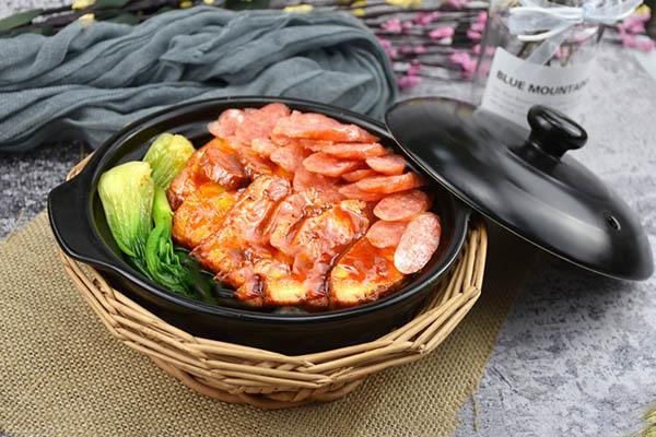 香思人煲仔飯加盟
