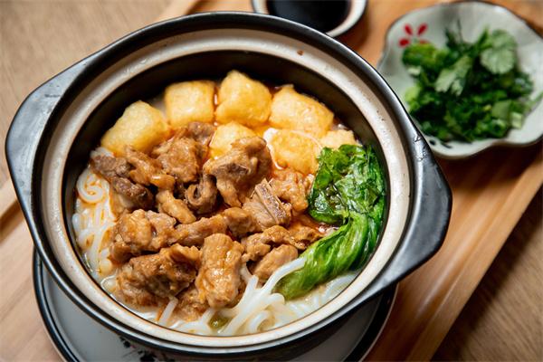 小紀(jì)元煲仔飯加盟