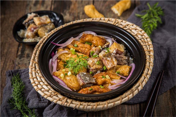 憶味軒煲仔飯加盟