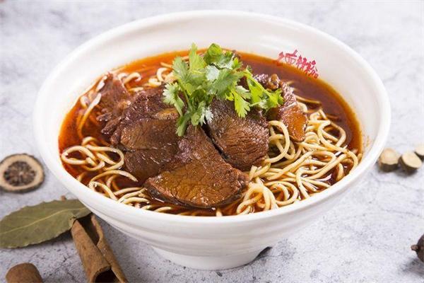 春麗牛肉面加盟