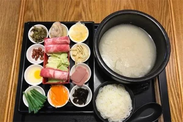 傻秀才過(guò)橋米線加盟