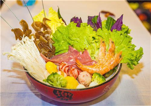 大舌頭麻辣燙美食加盟