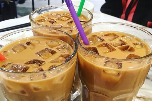 低調(diào)高手●港式絲襪奶茶加盟