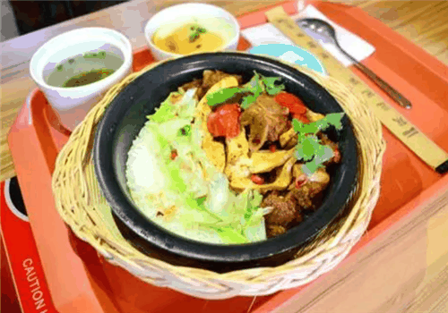 康康煲仔飯加盟
