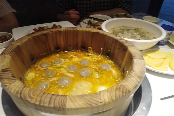 九孔魚(yú)火鍋店