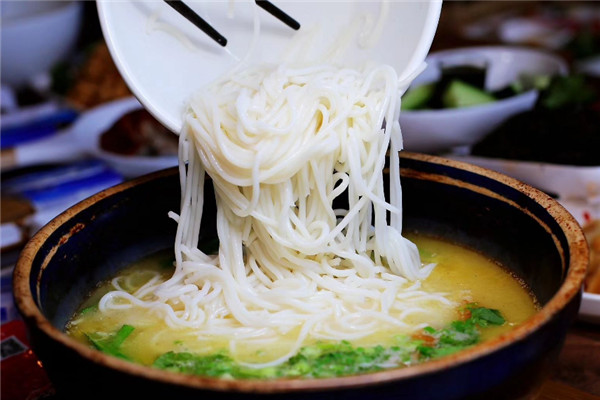 稻田米線(xiàn)加盟