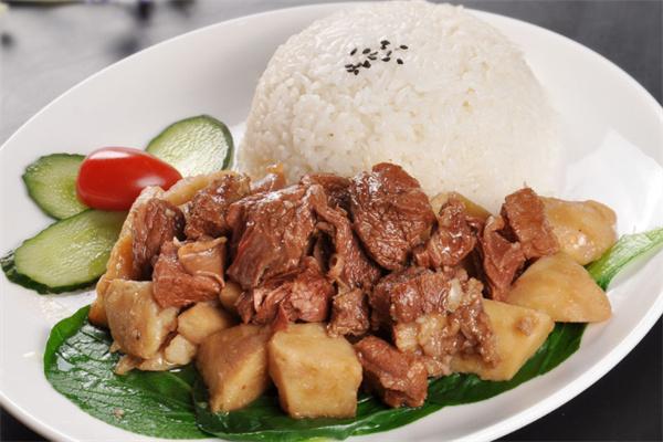 皇牛居牛腩飯加盟