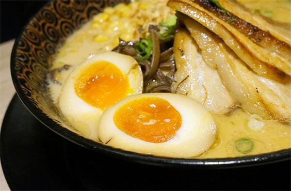 食屋三士日式拉面生意好嗎？特色美味讓經(jīng)營無憂！