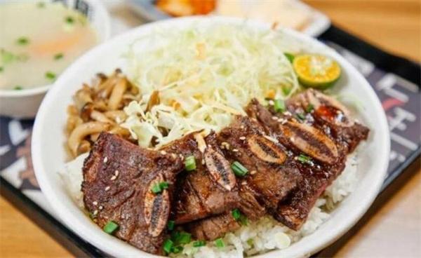 希食東牛丼飯?jiān)趺礃?