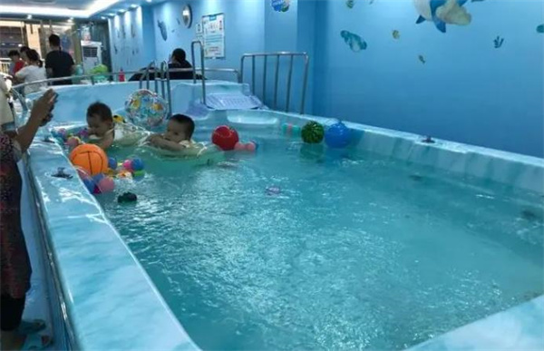 鯨魚堡嬰兒游泳館