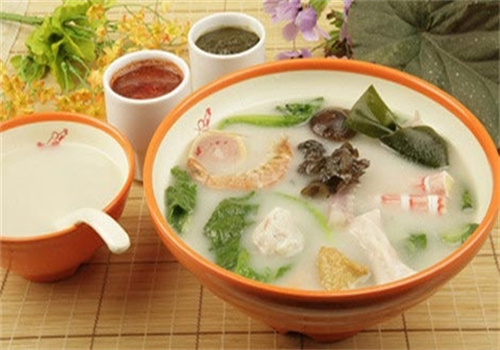 隆湯麻辣燙加盟