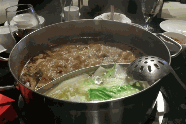 大滇園煳辣魚(yú)火鍋加盟