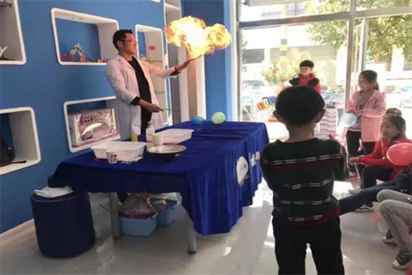 手博士科學(xué)實(shí)驗(yàn)室
