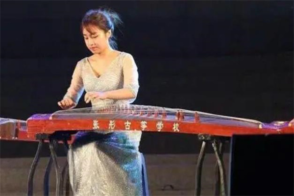 張彤古箏怎么樣？