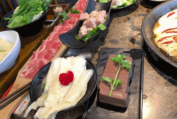 ?杜海濤火鍋店費(fèi)多少錢?