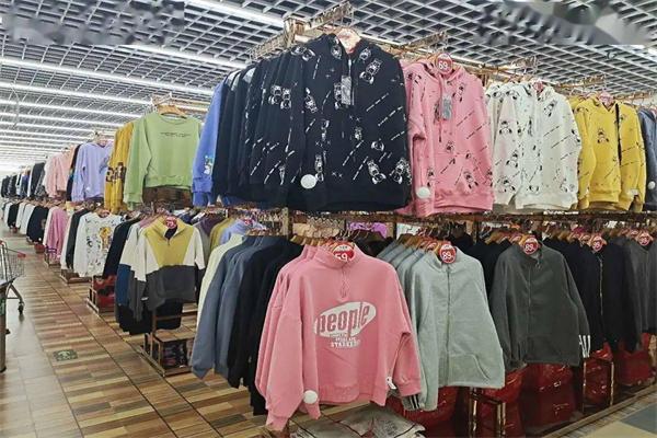 萬客來服裝超市