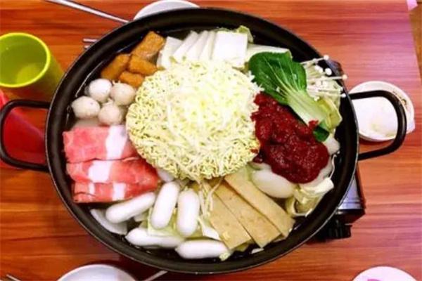 客美芝韓國(guó)年糕火鍋店