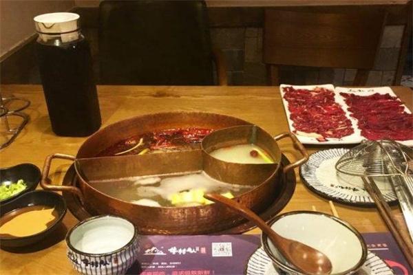 牛村來(lái)人潮汕鮮牛肉火鍋