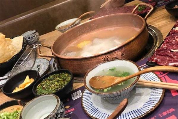 牛村來(lái)人潮汕鮮牛肉火鍋