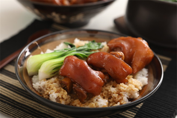 春哥豬蹄飯加盟