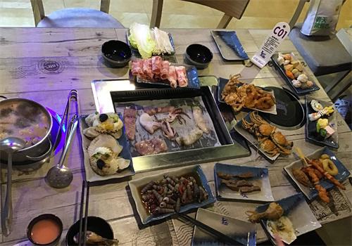 上鯨趕烤海鮮自助餐廳加盟
