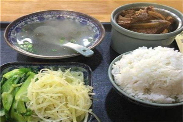 老羊家牛排飯