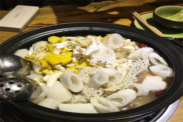 菌臨天下特色餐飲