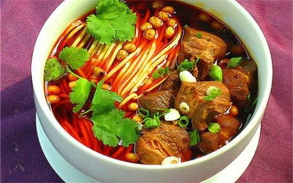 牛吃草牛肉面