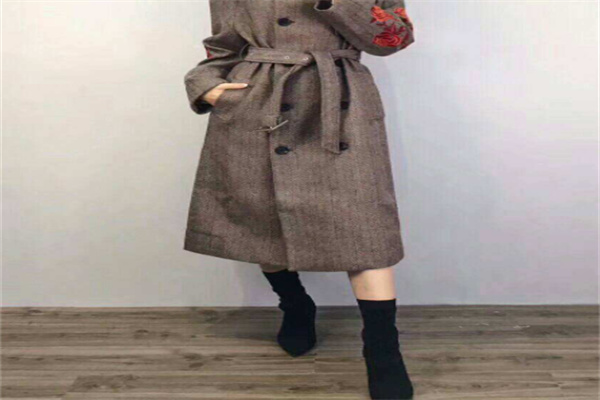 踢街女裝