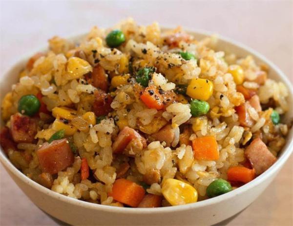 一碗炒飯