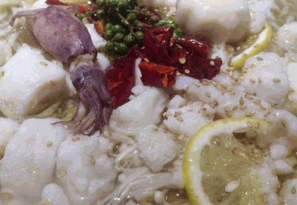 大尾巴貓魚面