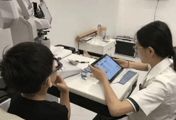 愛立清視力康復