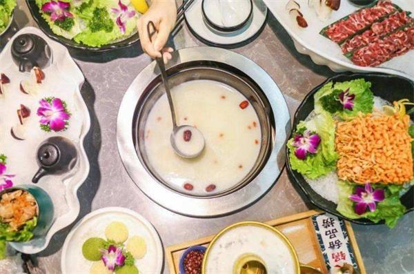 牛筋米撈火鍋