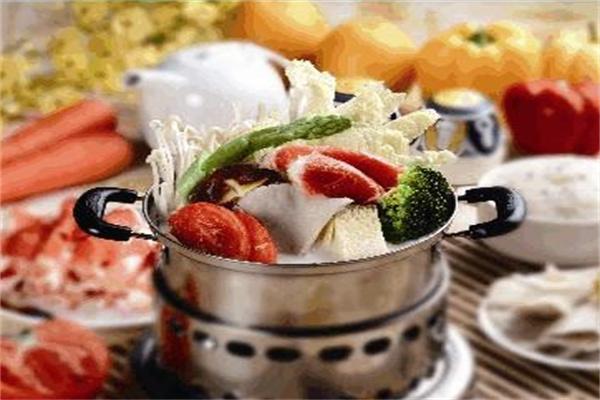 趣撈回轉自助涮涮鍋