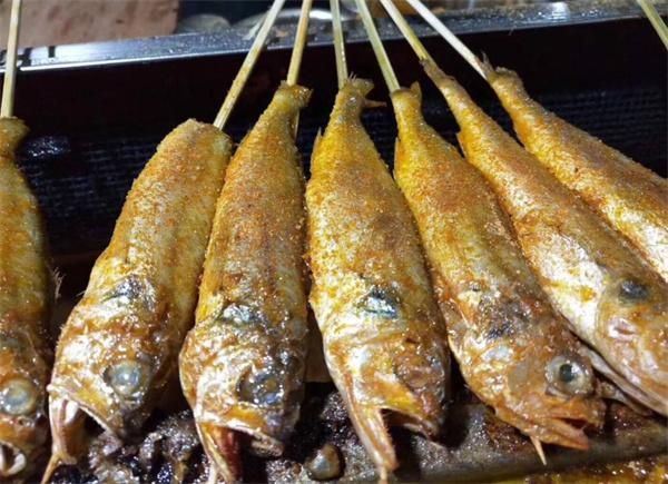 夜貓子小黃魚