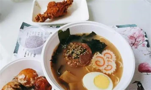 薺島日式拉面掙錢嗎？