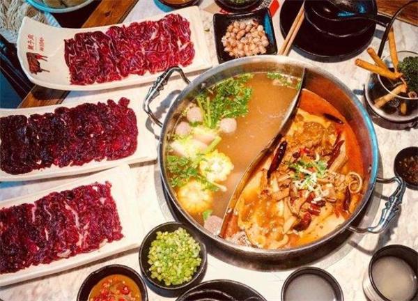 牛肉火鍋小龍蝦